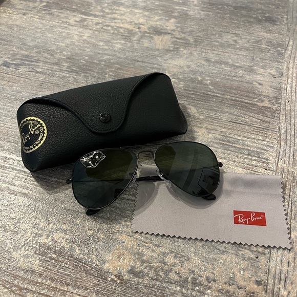 Black ray ban sunglasses - Picture 8 of 8